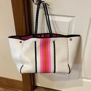 Measures approx 20 wide and 11 tall. Good condition. No holes.